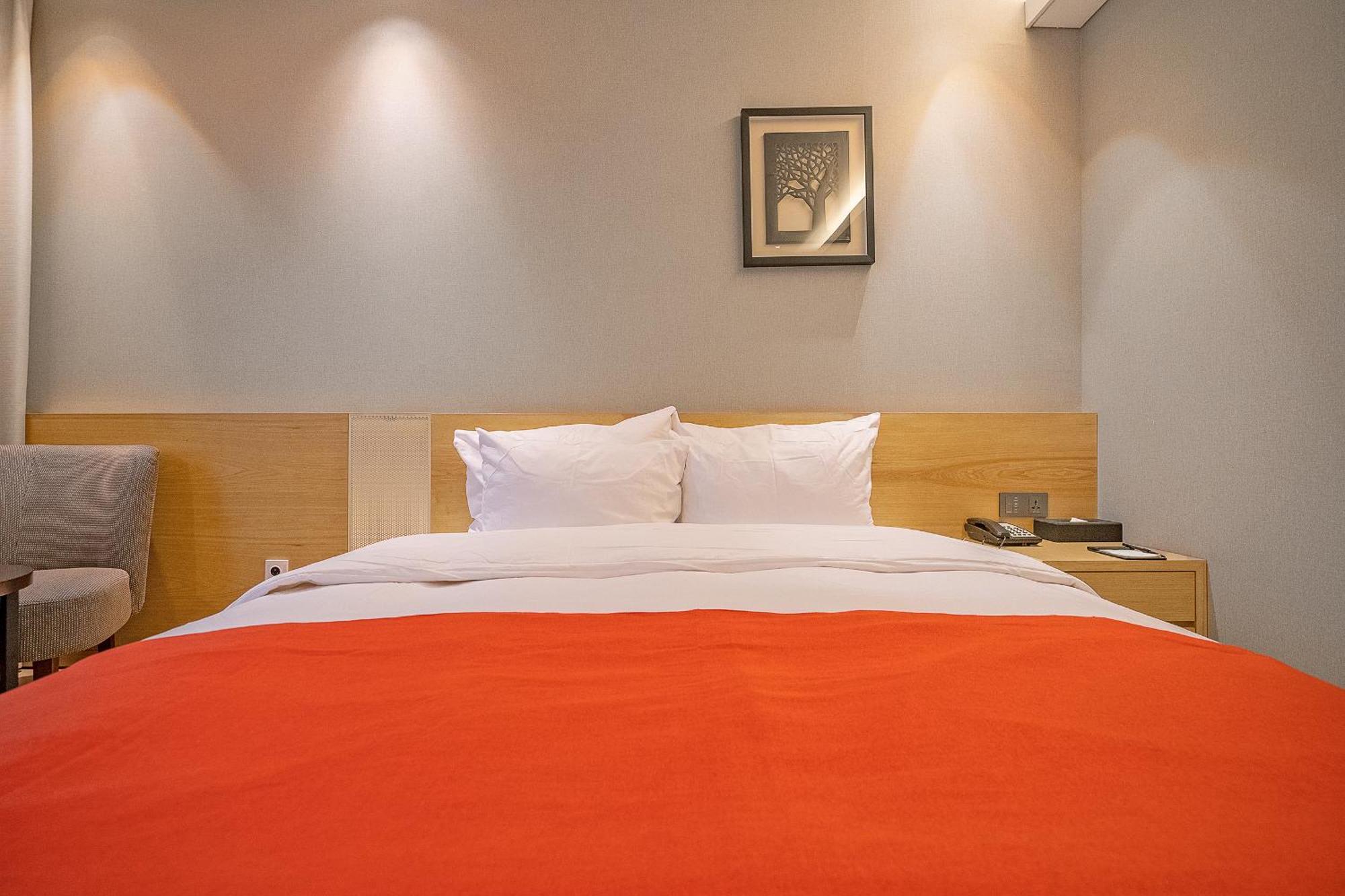 Gloucester Hotel ชองจู ภายนอก รูปภาพ