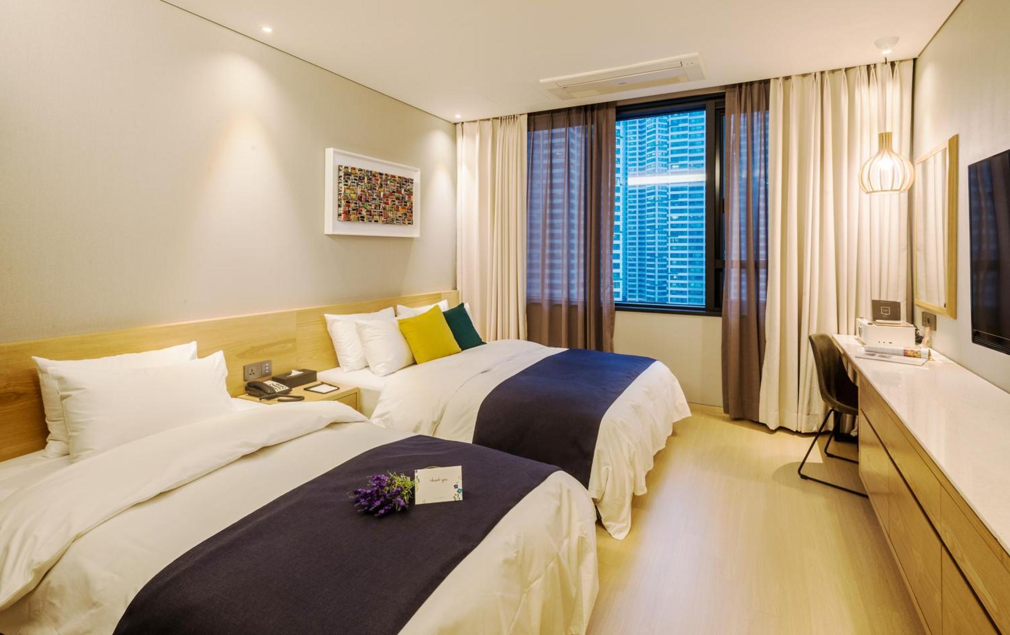Gloucester Hotel ชองจู ภายนอก รูปภาพ