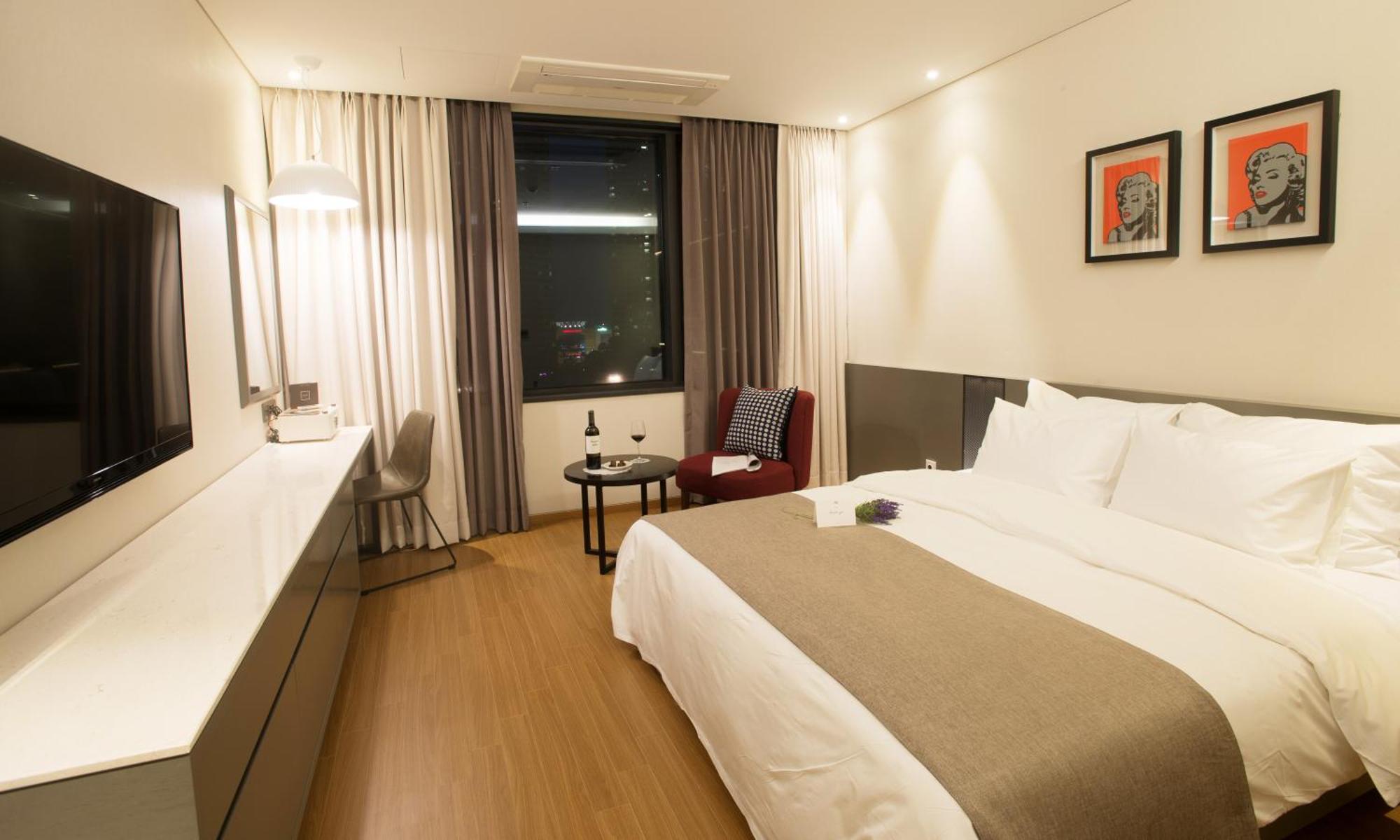 Gloucester Hotel ชองจู ภายนอก รูปภาพ