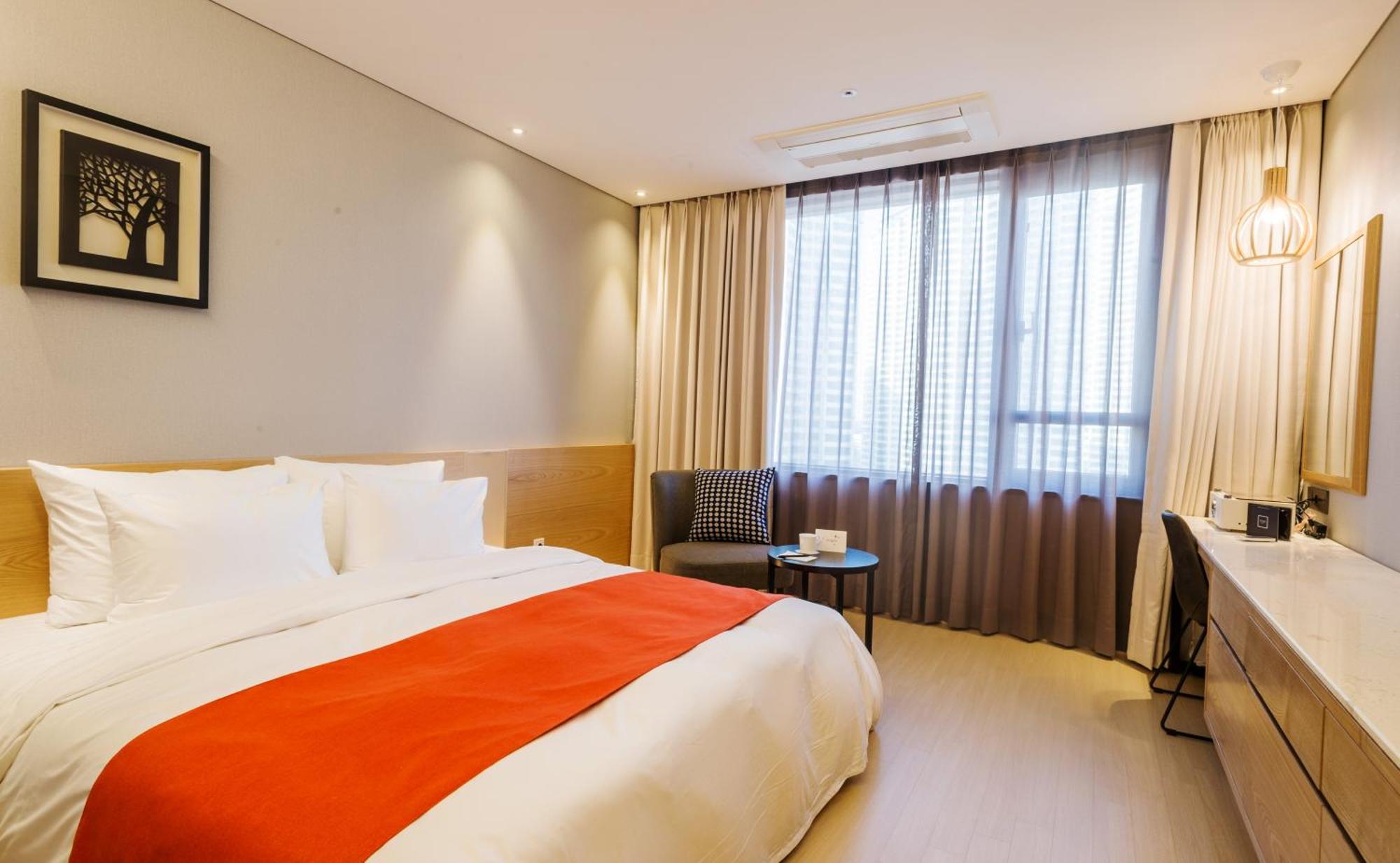 Gloucester Hotel ชองจู ภายนอก รูปภาพ