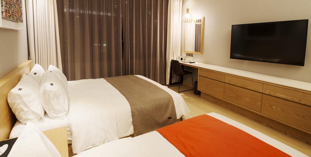 Gloucester Hotel ชองจู ภายนอก รูปภาพ