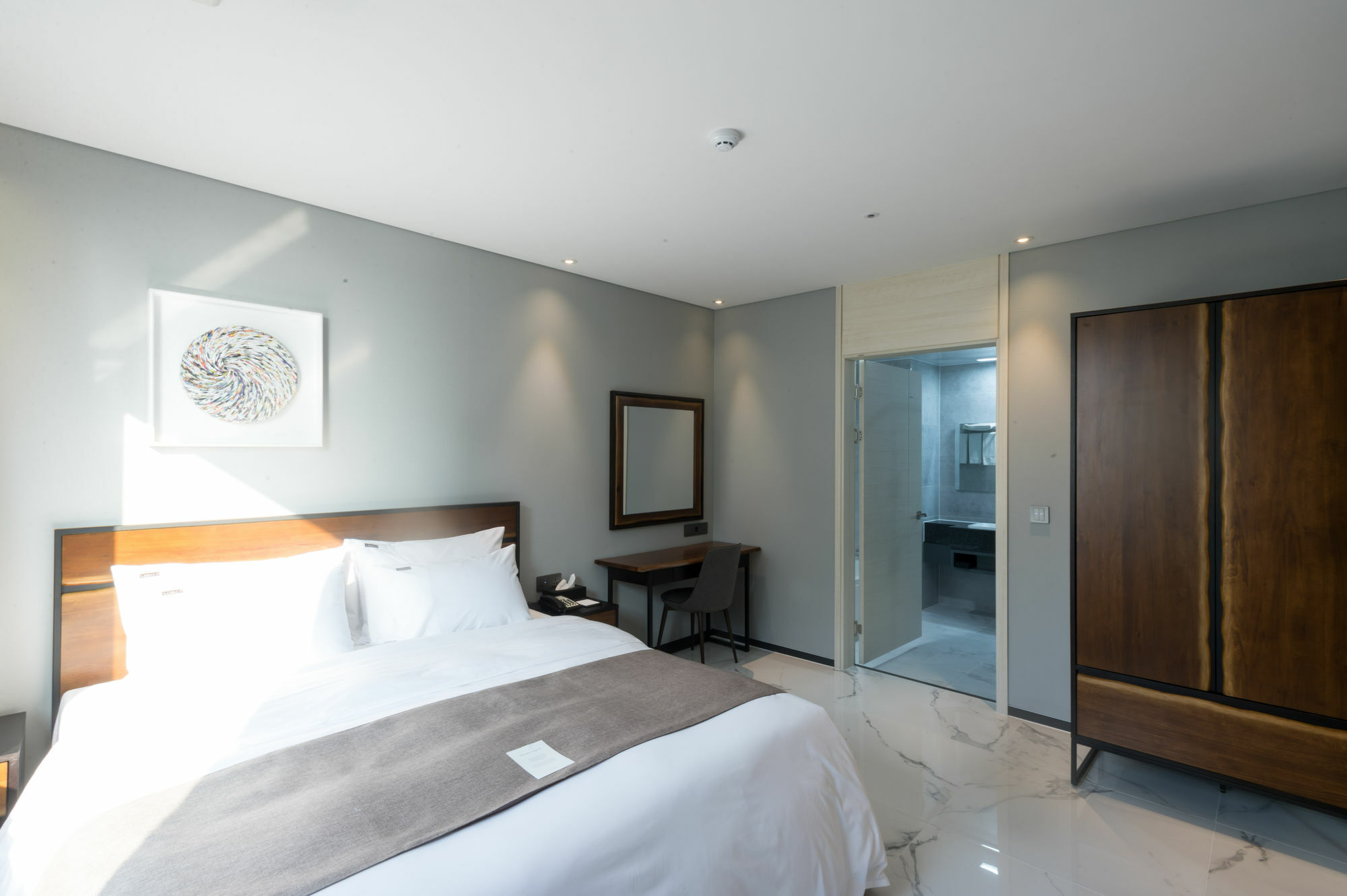 Gloucester Hotel ชองจู ภายนอก รูปภาพ